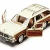 Motor Max 1979 Chrysler LeBaronT&C Wagon,And2-Tone - Premium American 73331 - 1/24 Scale Diecast Model Car
